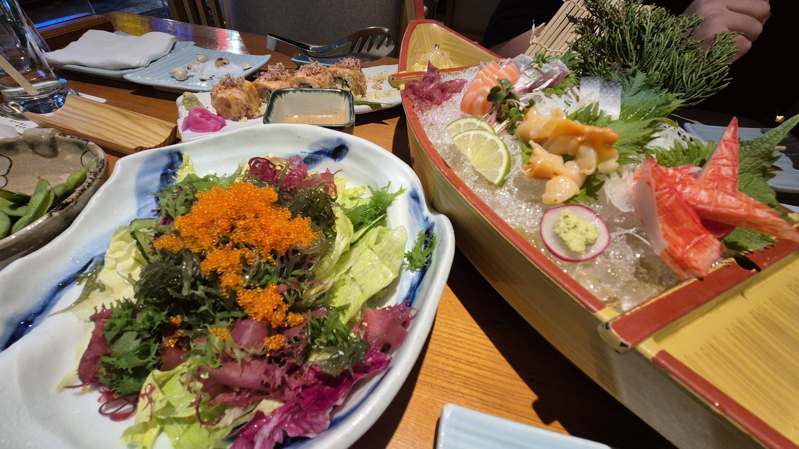 Quán ăn , cà phê TPHCM đông nghẹt trước Tết: Nguyên nhân và xu hướng tiêu dùng - Ảnh 3.