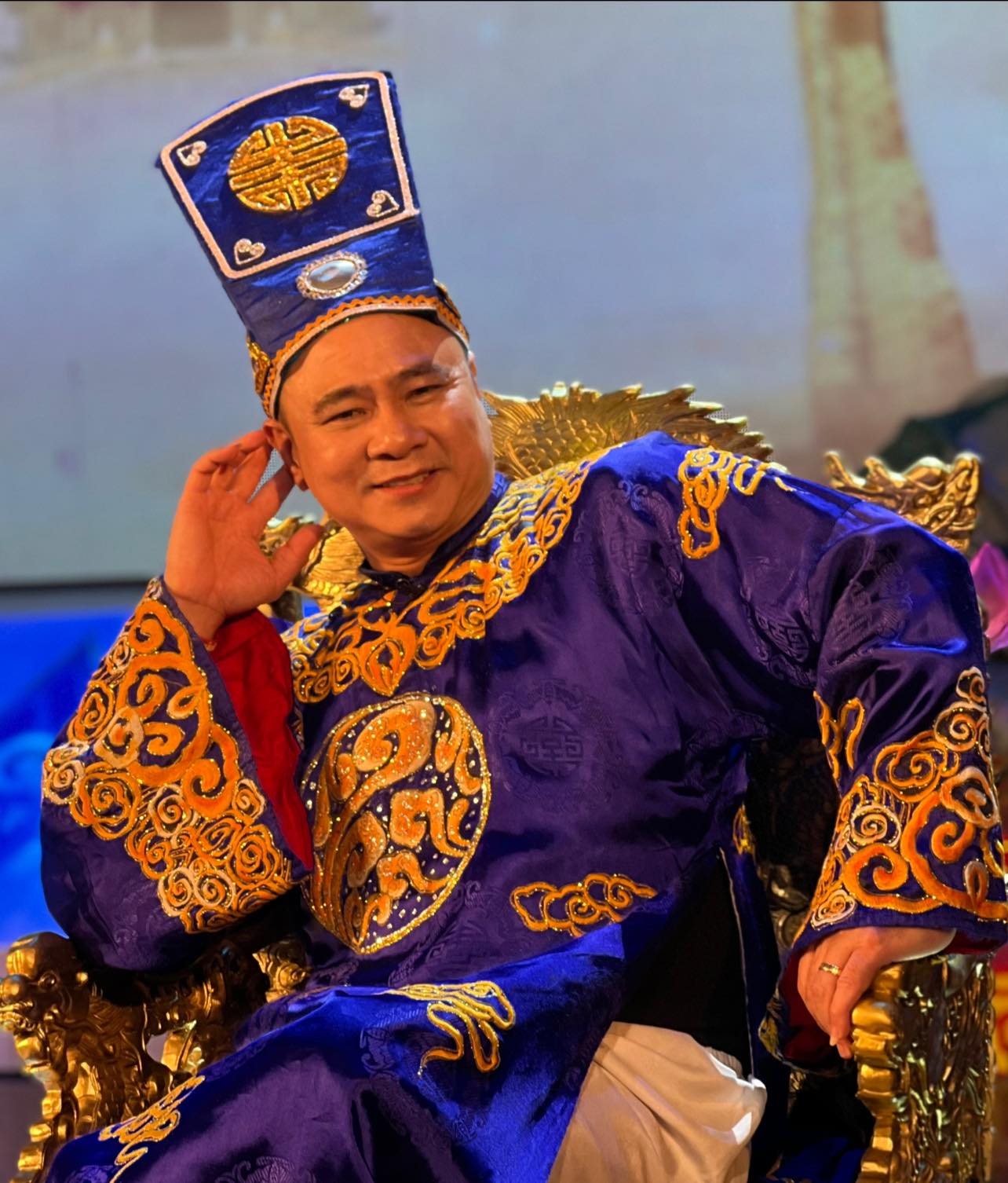 Việt Nam có Giám đốc Nhà hát vừa bảo vệ thành công luận án Tiến sĩ, chạy show Bắc - Nam cả nước biết tên- Ảnh 2.