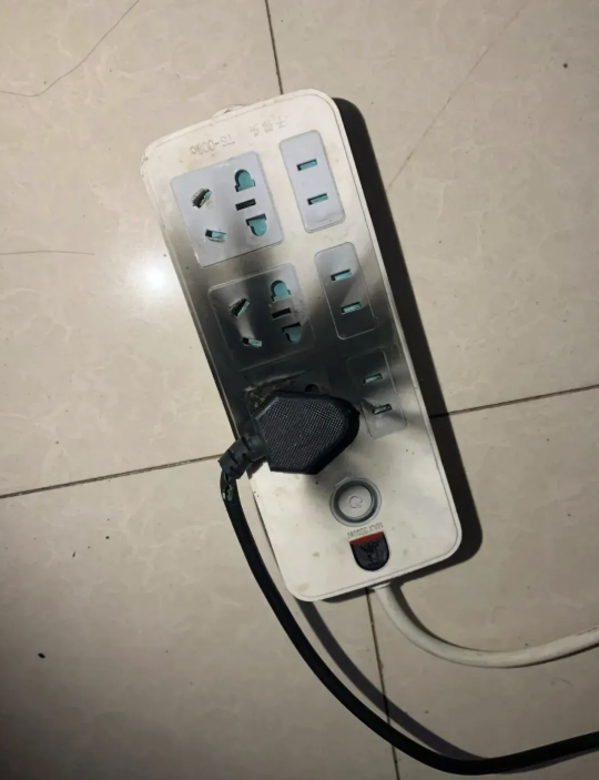 Nghèo mấy cũng ĐỪNG tiếc 8 thứ này: Giữ lại chỉ tổ chật nhà, hao vận- Ảnh 1.