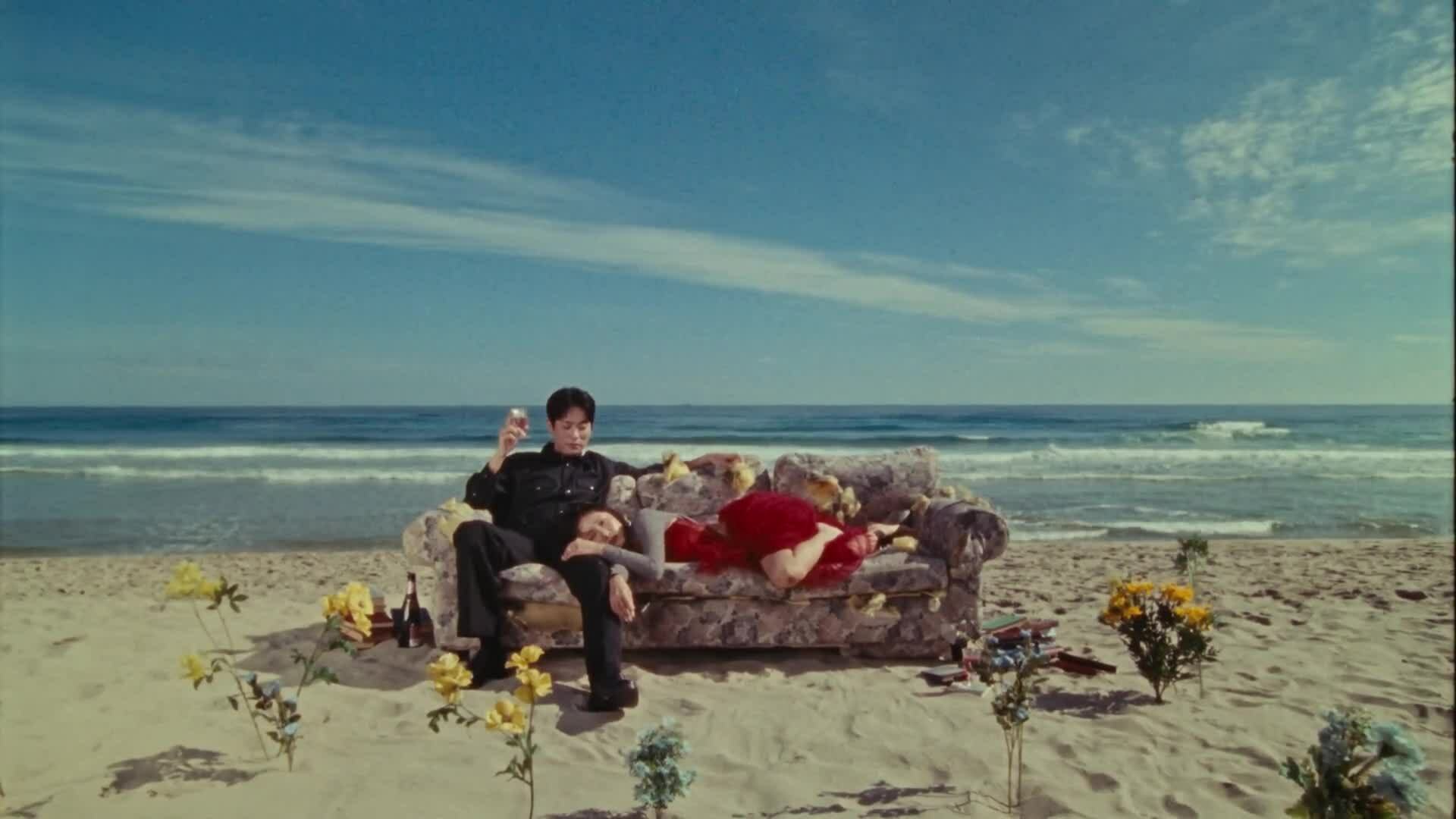 'Good Goodbye' - lời chia tay trong kiêu hãnh của Hwasa