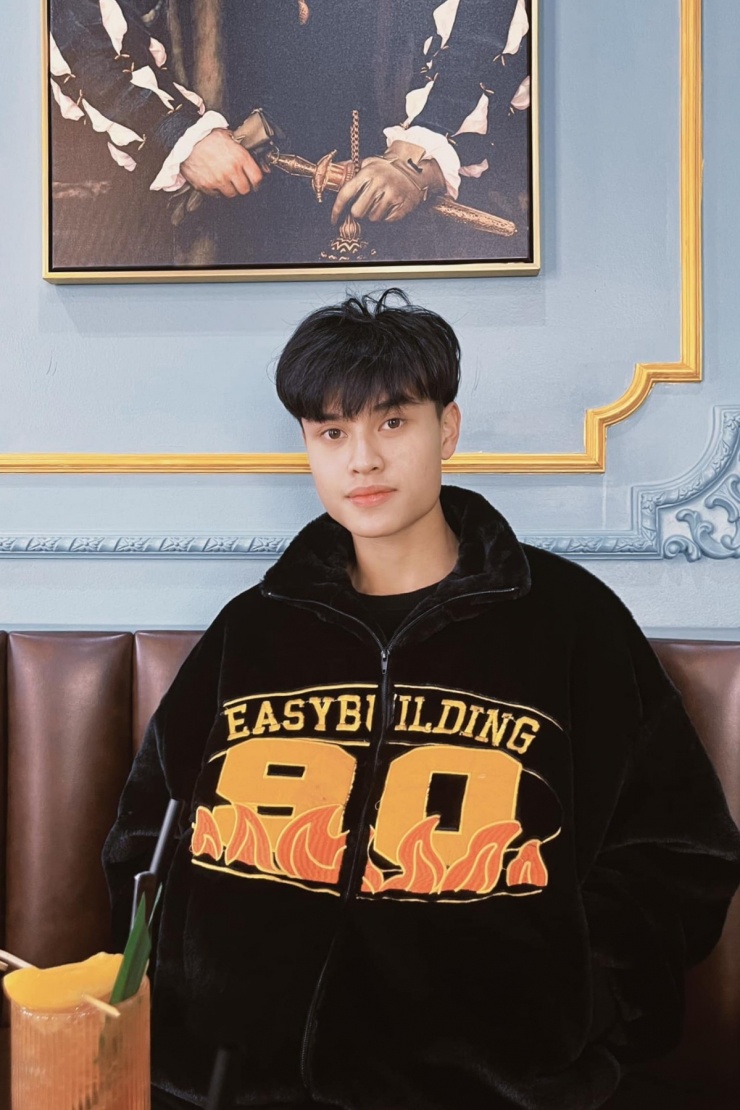 Gu mặc đời thường của hậu vệ Phạm Minh Phúc - 3