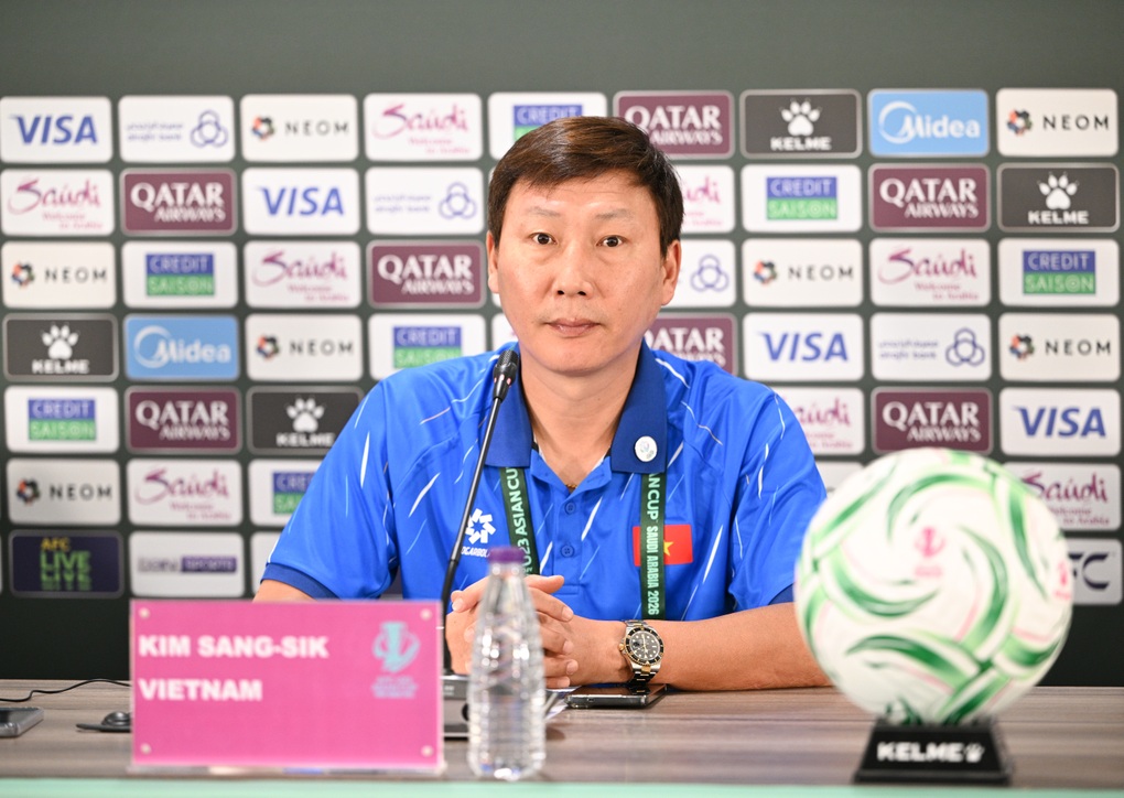 HLV Kim Sang Sik: U23 Việt Nam đã vượt tầm Đông Nam Á - 1