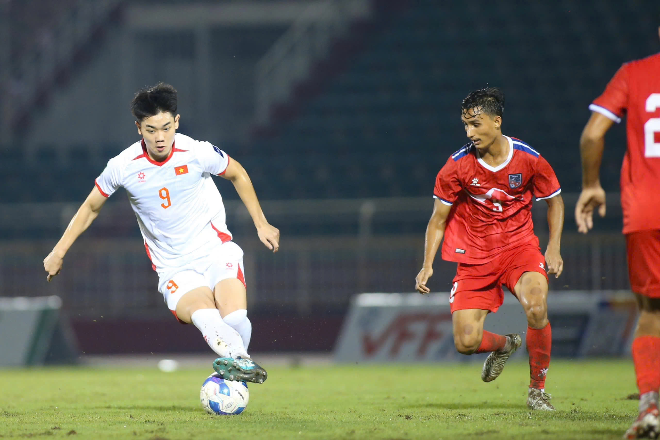 HLV Kim Sang-sik đi theo lộ trình rực rỡ của ông Park Hang-seo, đội tuyển Việt Nam vươn tới đỉnh cao- Ảnh 1.