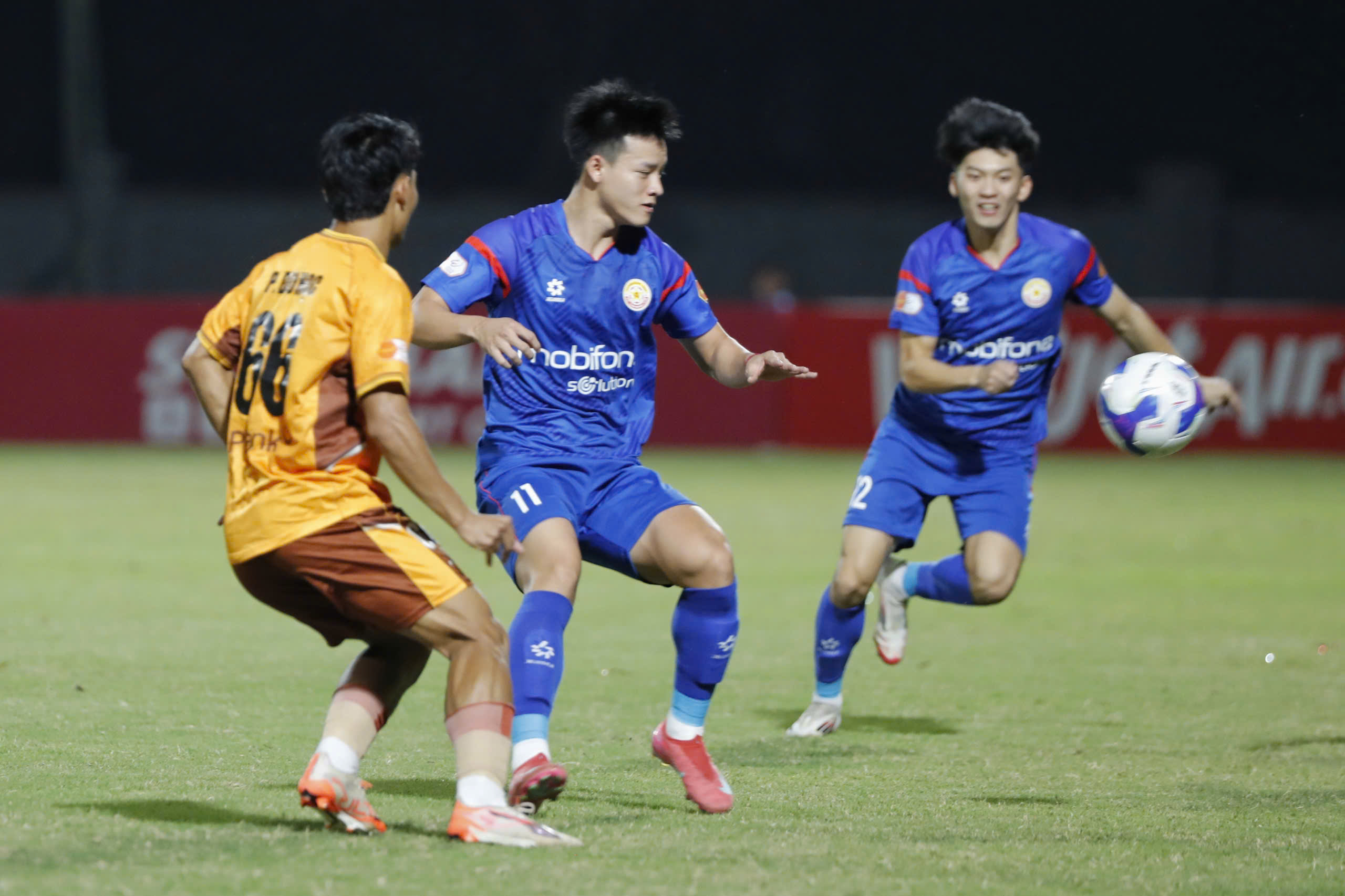 V-League: Sẽ có tuyển thủ U.23 Việt Nam phải xuống hạng?- Ảnh 1. V-League: Sẽ có tuyển thủ U.23 Việt Nam phải xuống hạng?- Ảnh 1.