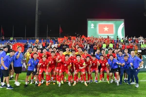 Khán đài U-23 châu Á vắng vẻ, nhưng U-23 Việt Nam vẫn gây sốt