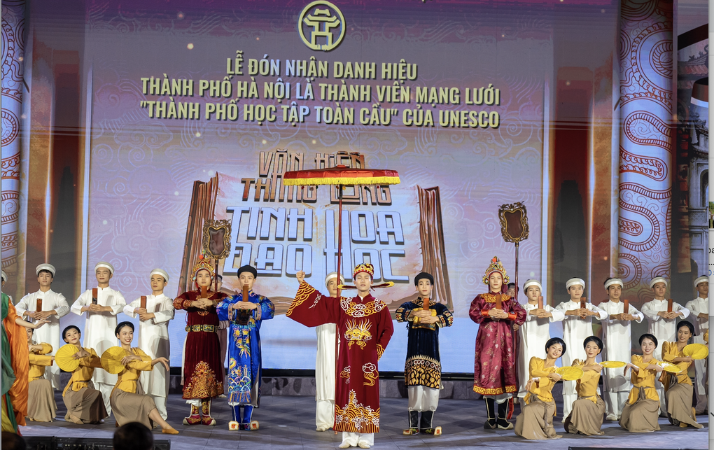 Hà Nội đón nhận danh hiệu Thành phố học tập toàn cầu của UNESCO - 2