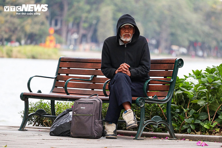 Dự báo thời tiết 7/1: Hà Nội rét đậm thấp nhất dưới 10°C, trưa chiều hửng nắng- Ảnh 1.