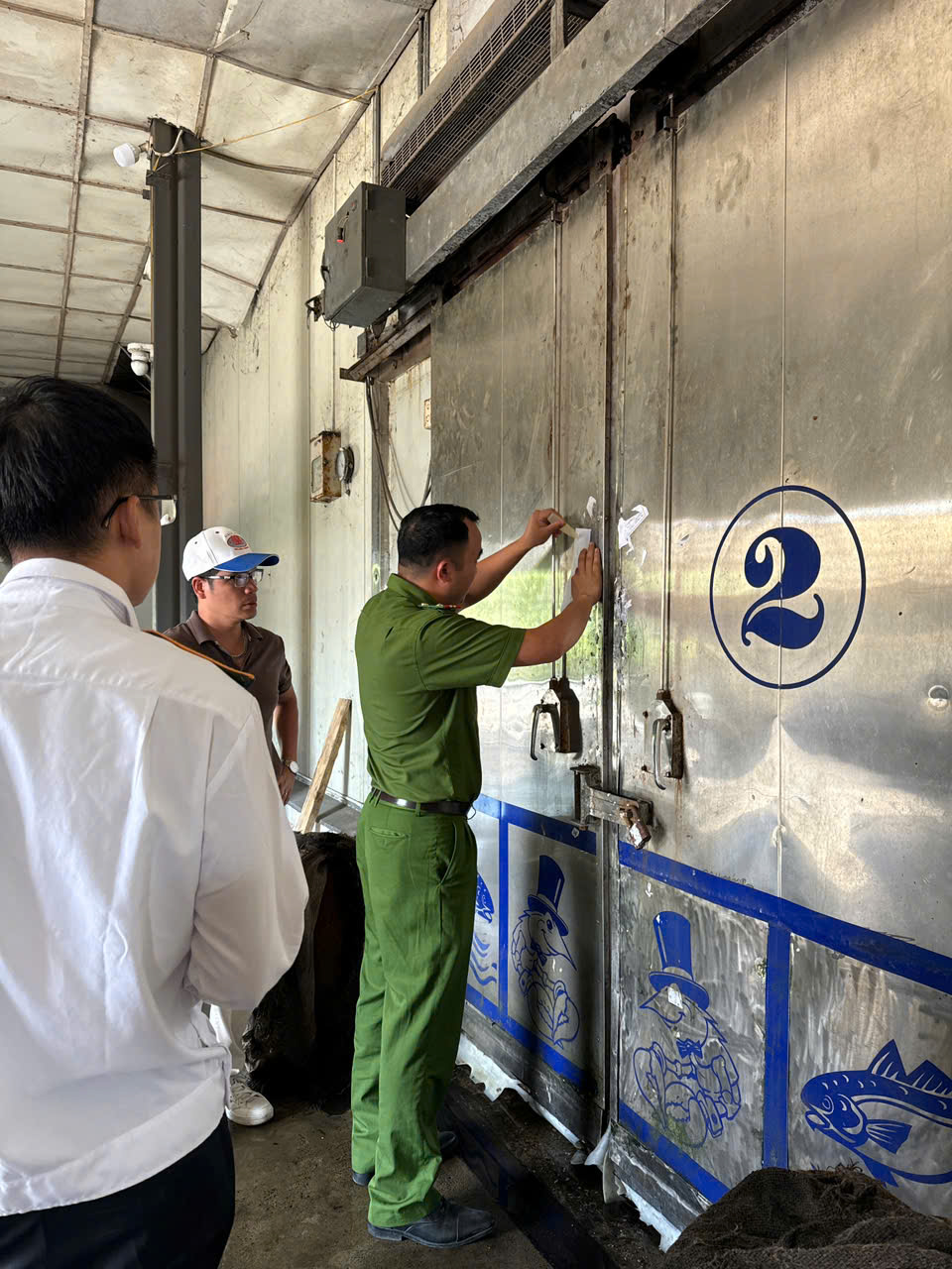 pate cột đèn - Ảnh 2.