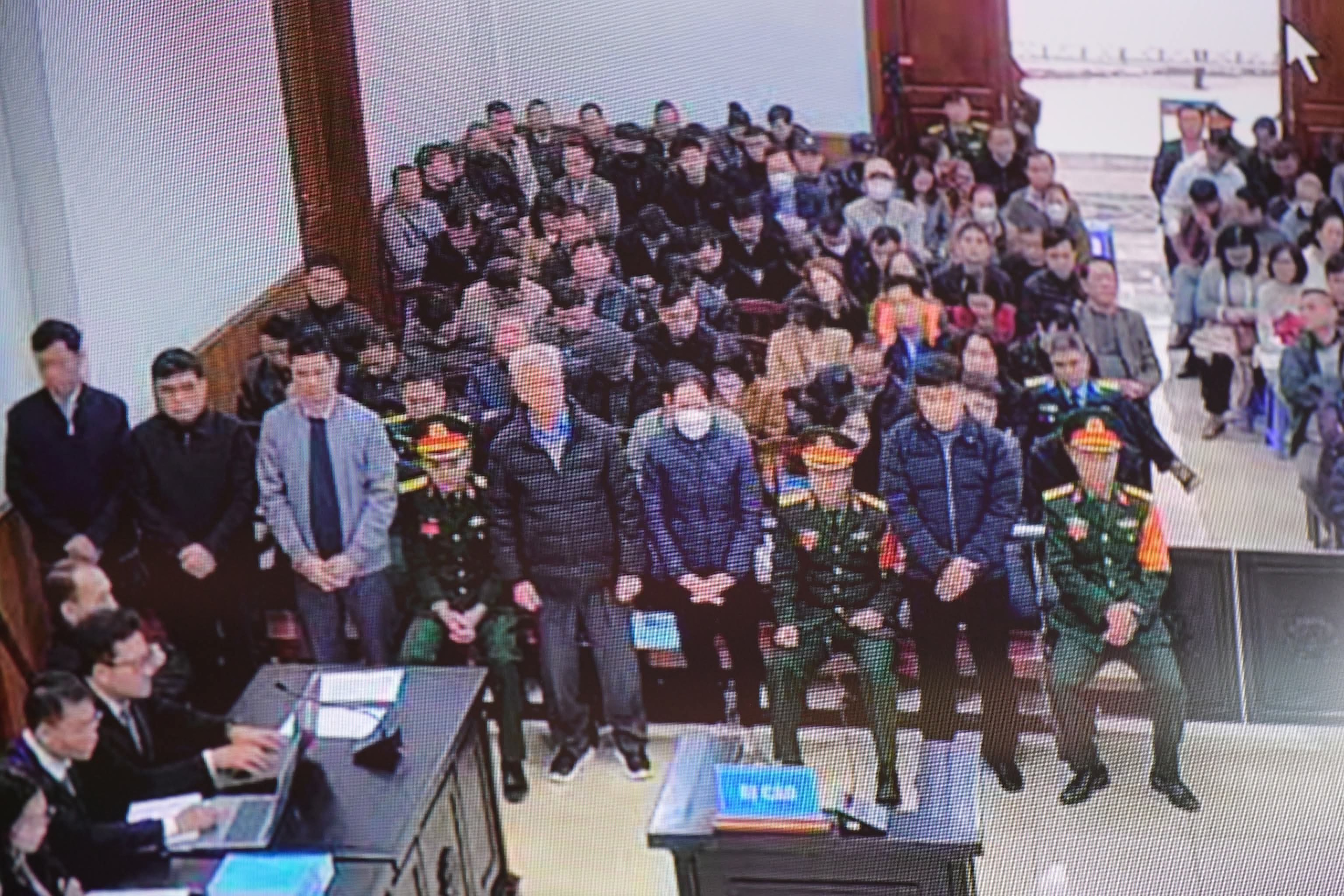 Hai cựu thiếu tướng Quân đội hầu tòa vụ Phúc Sơn thâu tóm 'đất vàng' sân bay Nha Trang - Ảnh 2.