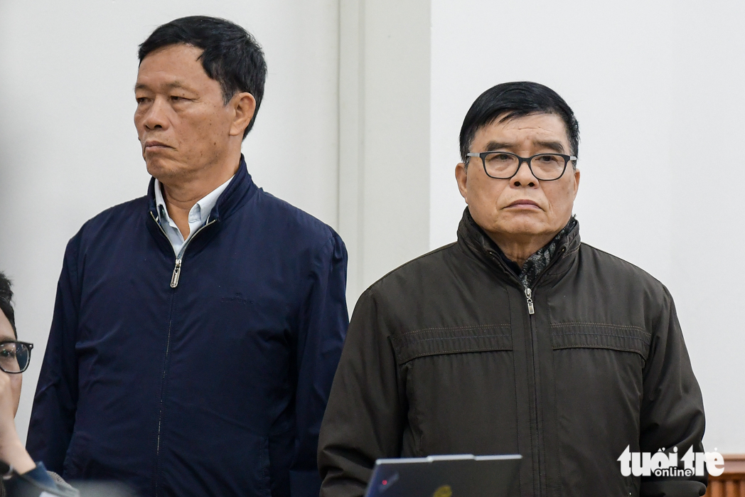 Hai cựu thiếu tướng trong vụ thâu tóm đất sân bay Nha Trang bị đề nghị 2 năm 6 tháng đến 3 năm tù 1 Hai cựu thiếu tướng trong vụ thâu tóm đất sân bay Nha Trang bị đề nghị 2 năm 6 tháng đến 3 năm tù - Ảnh 1.