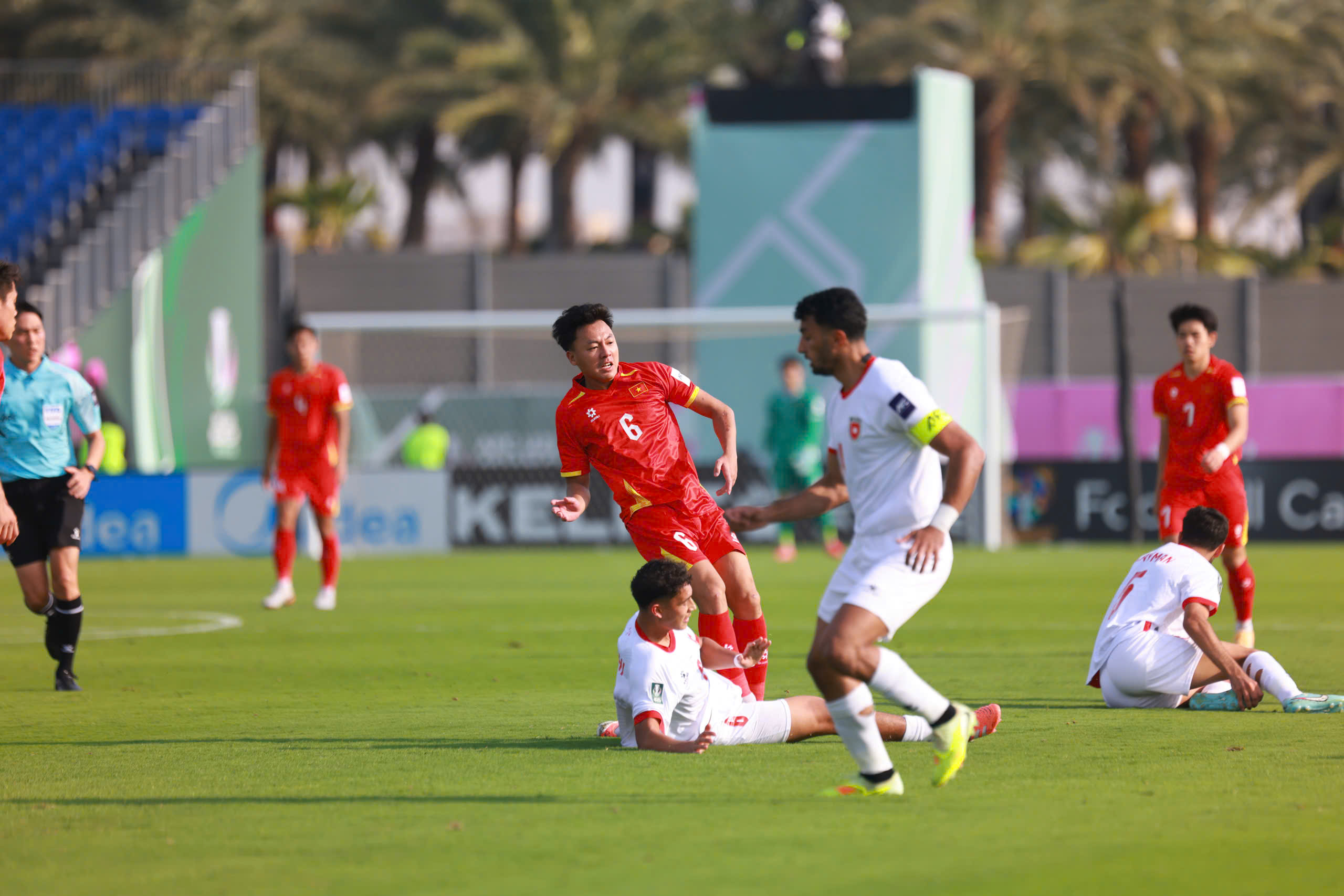 Hai sắc thái đối lập của U.23 Việt Nam, 10 điểm không có nhưng 1 Hai sắc thái đối lập của U.23 Việt Nam - Ảnh 1.