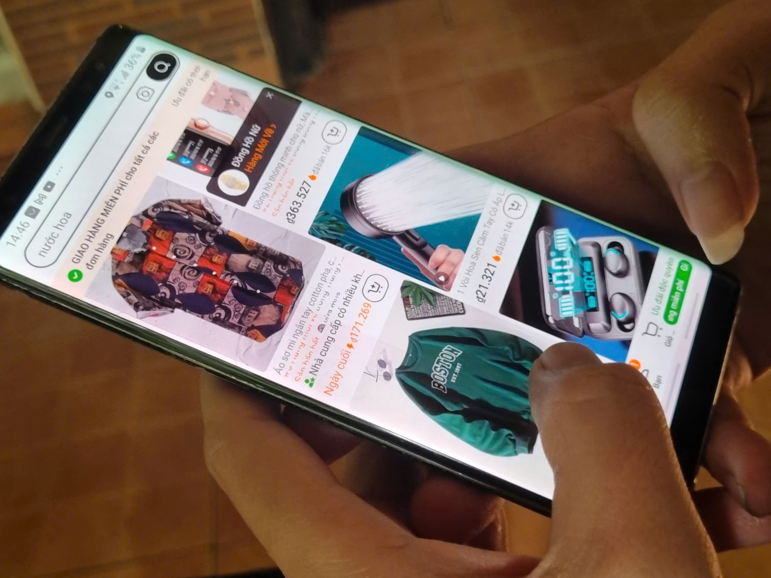 Hàng hóa tăng giá, nên mua bên ngoài hay mua trên sàn? - Ảnh 1.