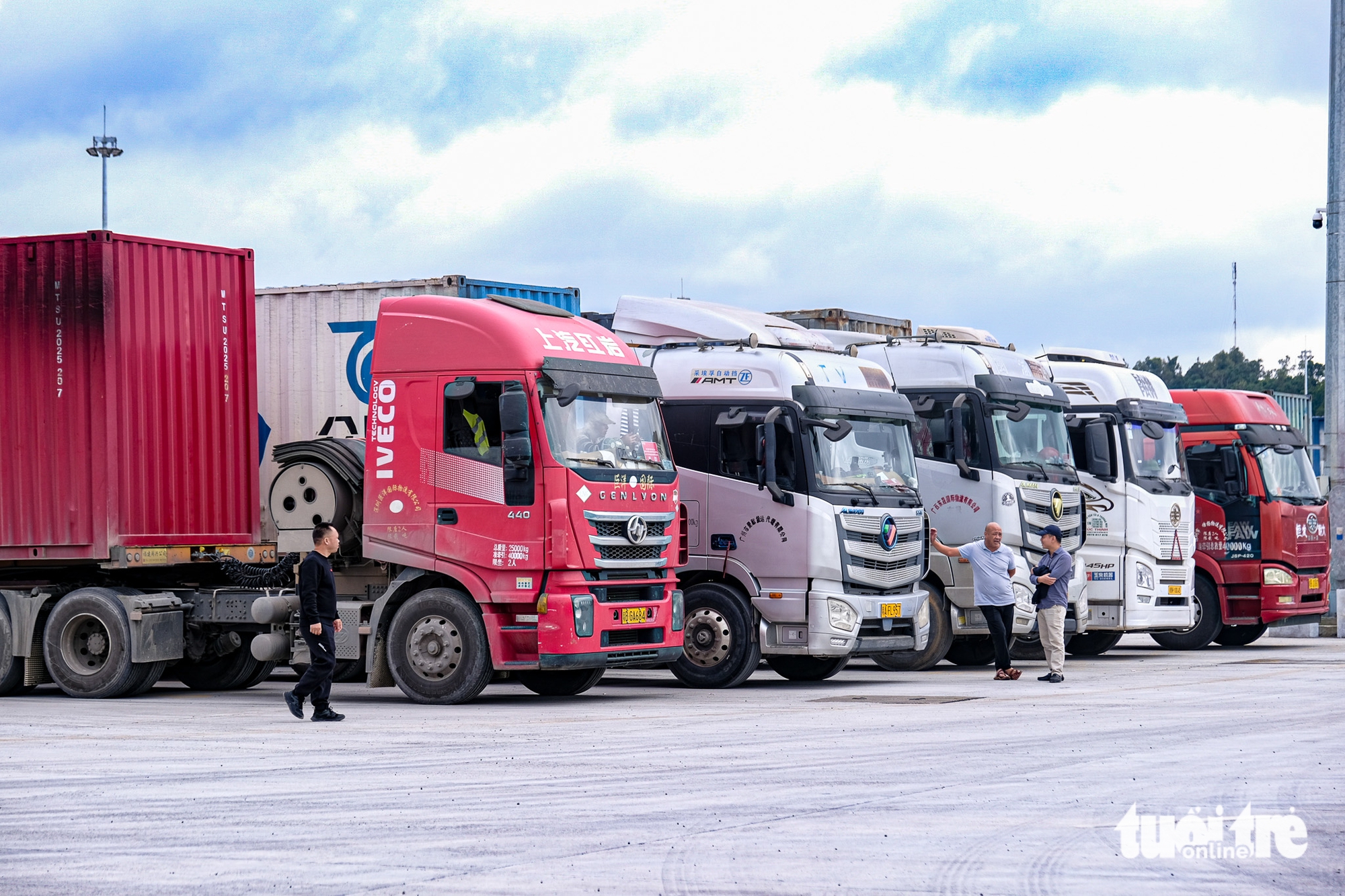 Hàng hóa ùn ùn cửa khẩu dịp Tết: Tỉnh Lạng Sơn đưa ra lưu ý với doanh nghiệp - Ảnh 1.