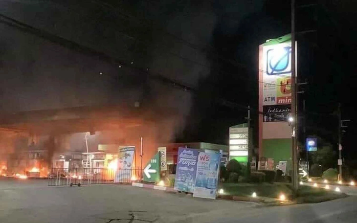 Hàng loạt trạm xăng ở Thái Lan bị đánh bom - Ảnh 2.