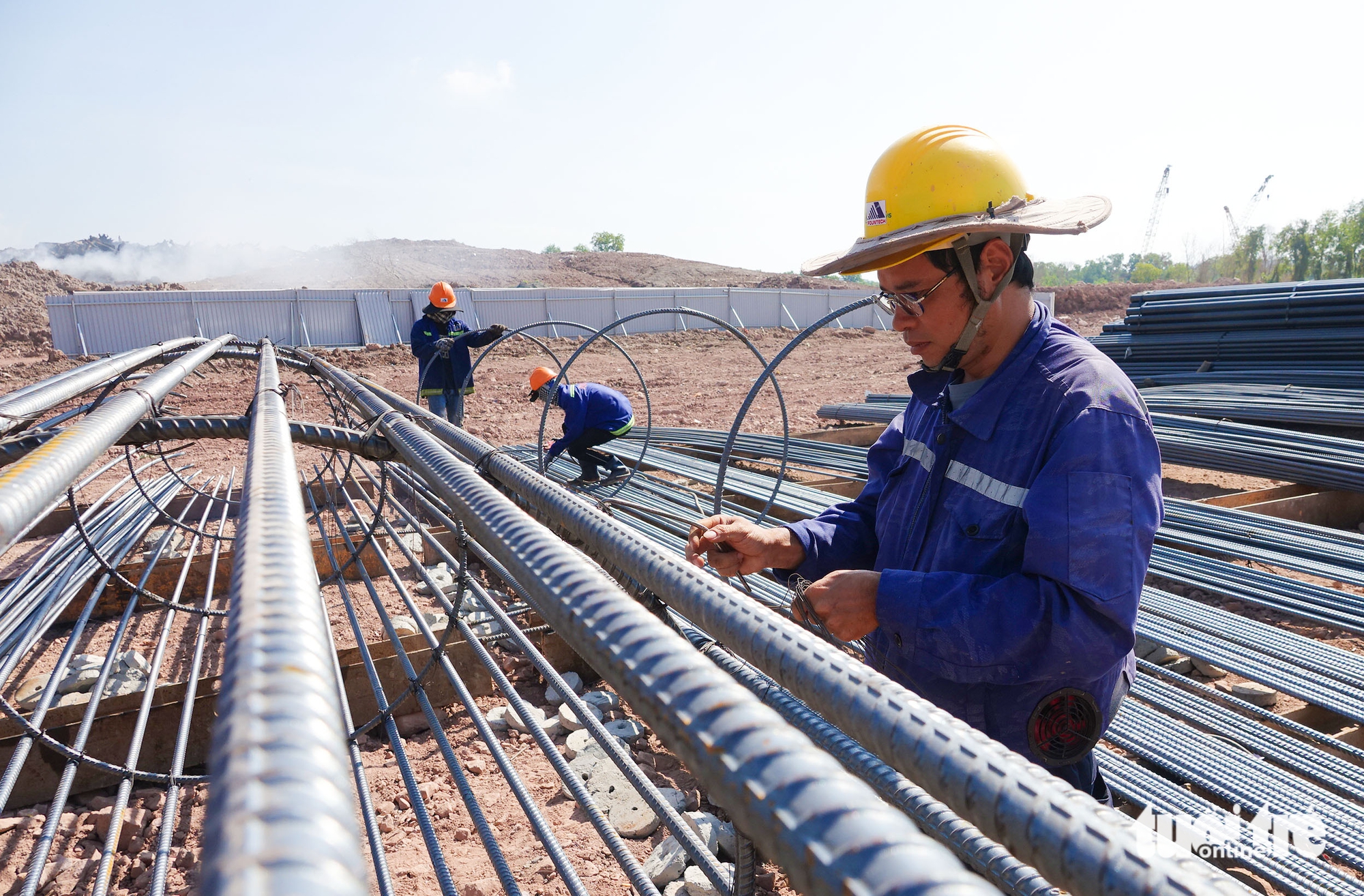 Hàng ngàn công nhân ‘làm nóng’ đại công trường các dự án đón APEC 2027 ở Phú Quốc 1 APEC 2027 - Ảnh 1.