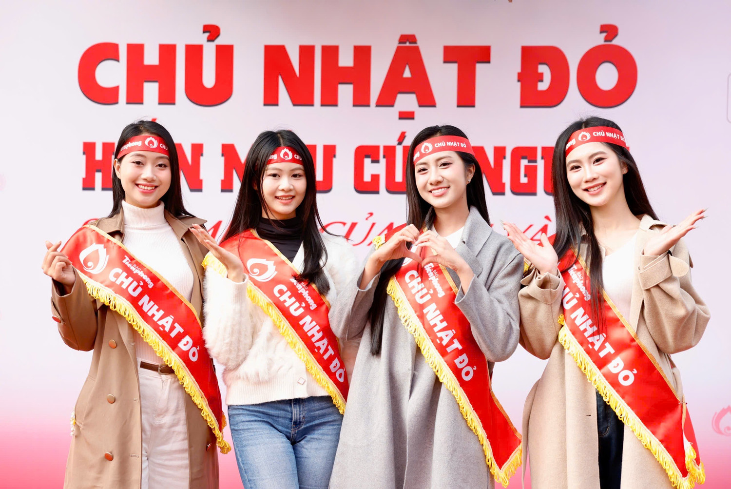 Hàng nghìn bạn trẻ xếp hàng hiến máu cứu người - Ảnh 1. Hàng nghìn bạn trẻ xếp hàng hiến máu cứu người - Ảnh 1.