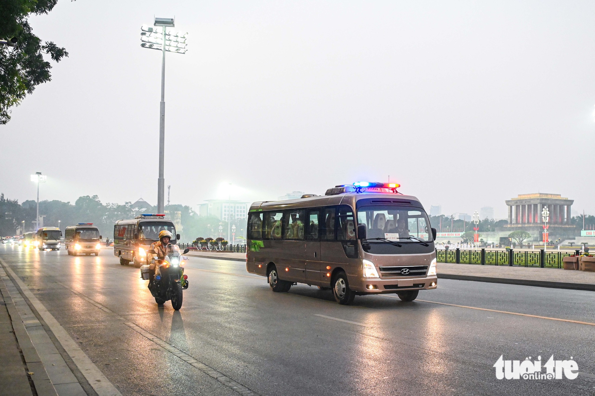 Hàng trăm phương tiện tổng duyệt dẫn đoàn đại biểu dự Đại hội Đảng 1 đại hội - Ảnh 1.