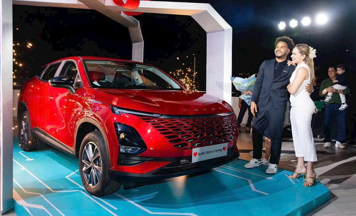 Hãng xe Trung Quốc 'phá khung', ưu đãi 110% lệ phí trước bạ cho khách mua xe 1 Hãng xe Trung Quốc “phá khung”, ưu đãi 110% lệ phí trước bạ cho khách mua xe - Ảnh 1.