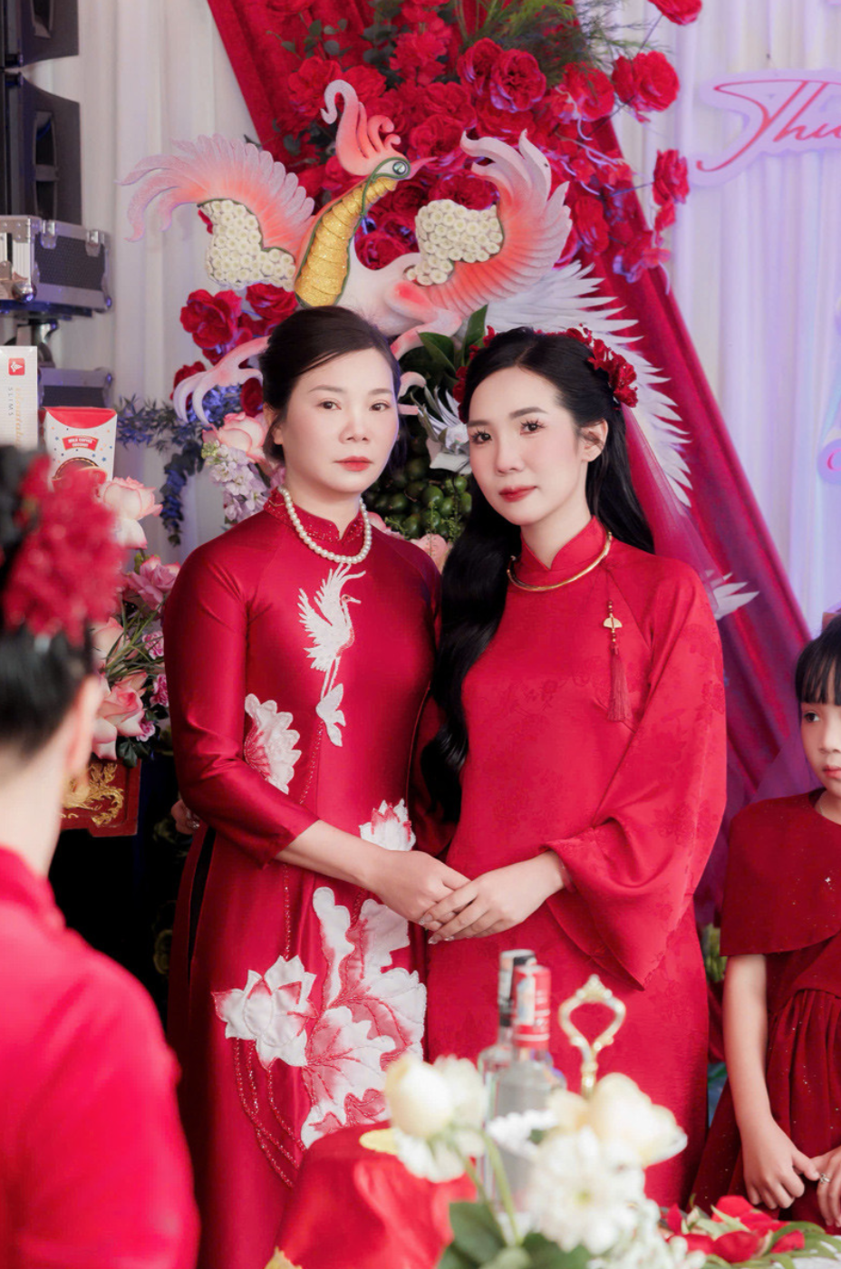 Con dâu tái hôn, bố mẹ chồng cũ mở tiệc linh đình ở Thanh Hóa: Hé lộ câu chuyện phía sau- Ảnh 2.