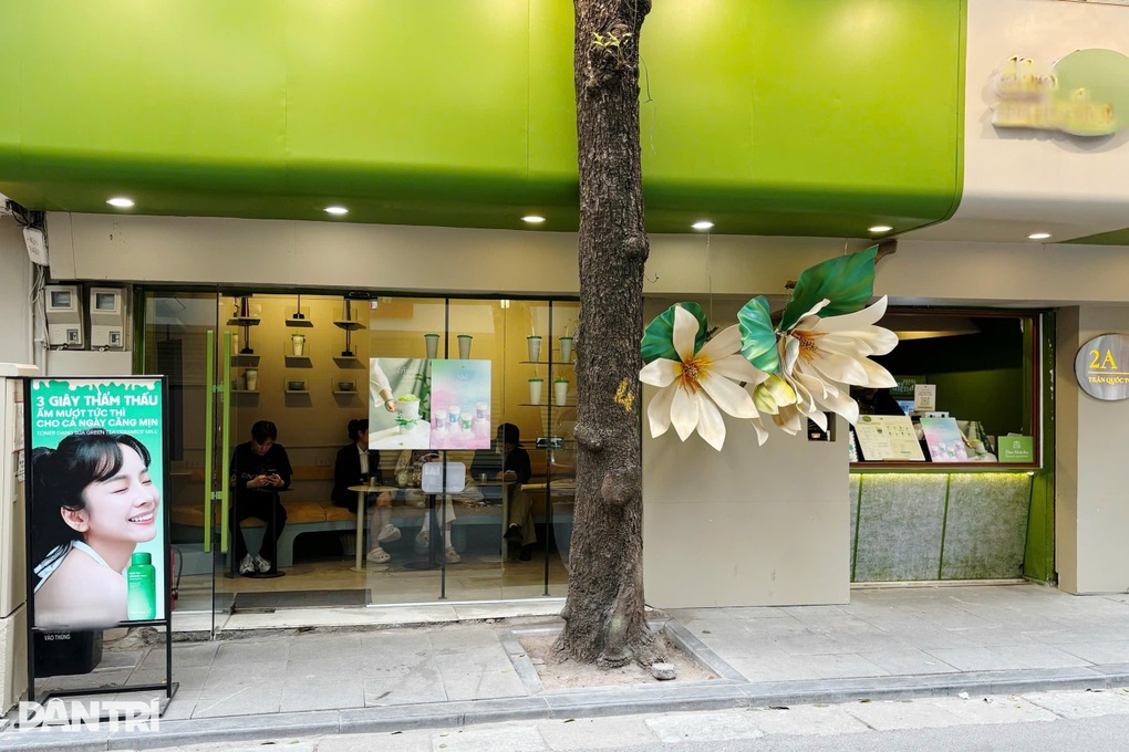 Hết cảnh ngồi tràn lan vỉa hè, quán ăn Hà Nội thay đổi để tồn tại - 1