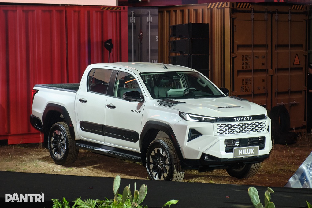 Hilux 2026 chốt giá từ 632 triệu, thêm lợi thế cạnh tranh Ranger và Triton - 1