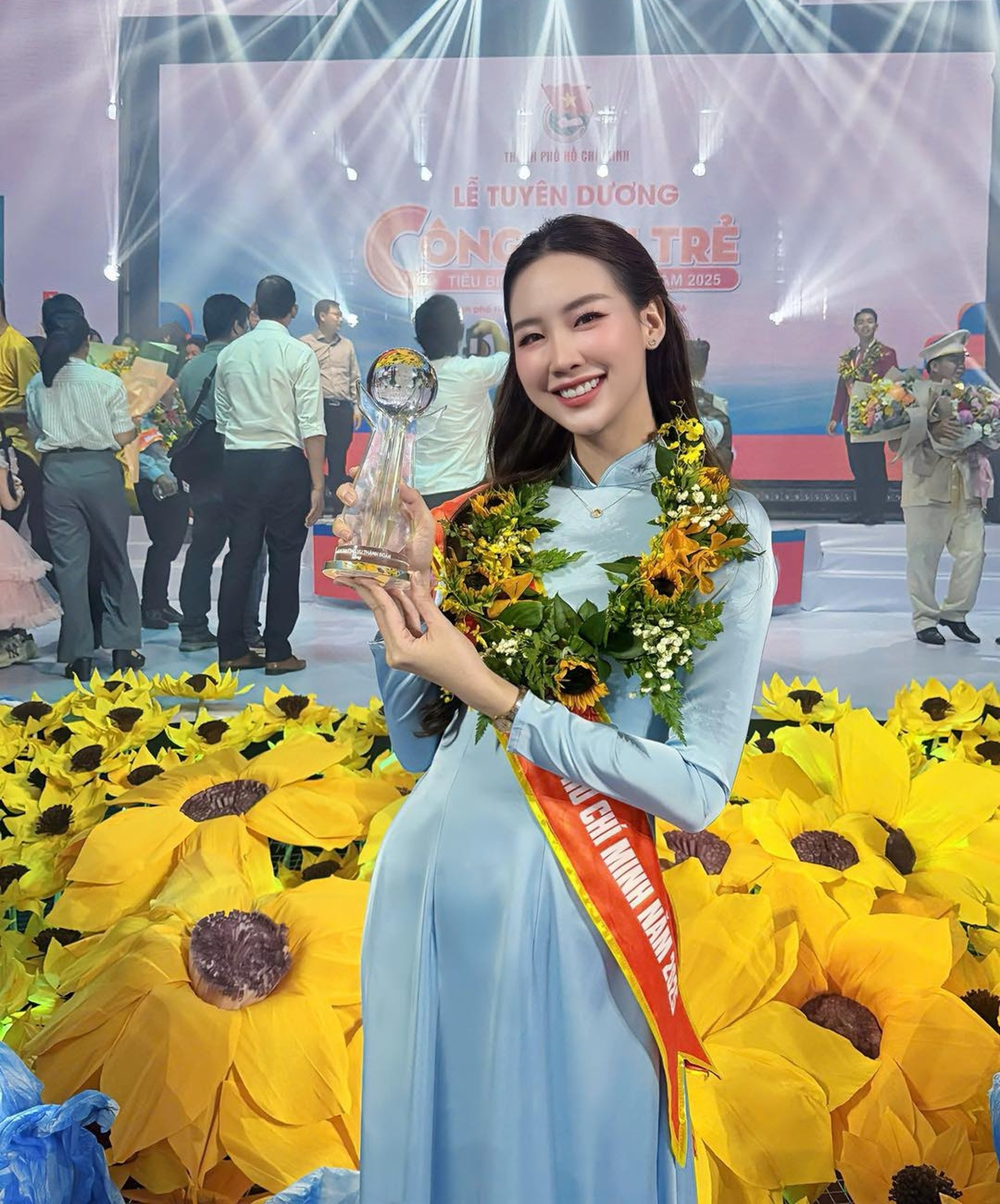 Hoa hậu cao 1,86m: Công dân trẻ tiêu biểu TPHCM, sắc vóc gợi cảm tuổi 25 - 2 Hoa hậu cao 1,86m: Công dân trẻ tiêu biểu TPHCM, sắc vóc gợi cảm tuổi 25 - 2