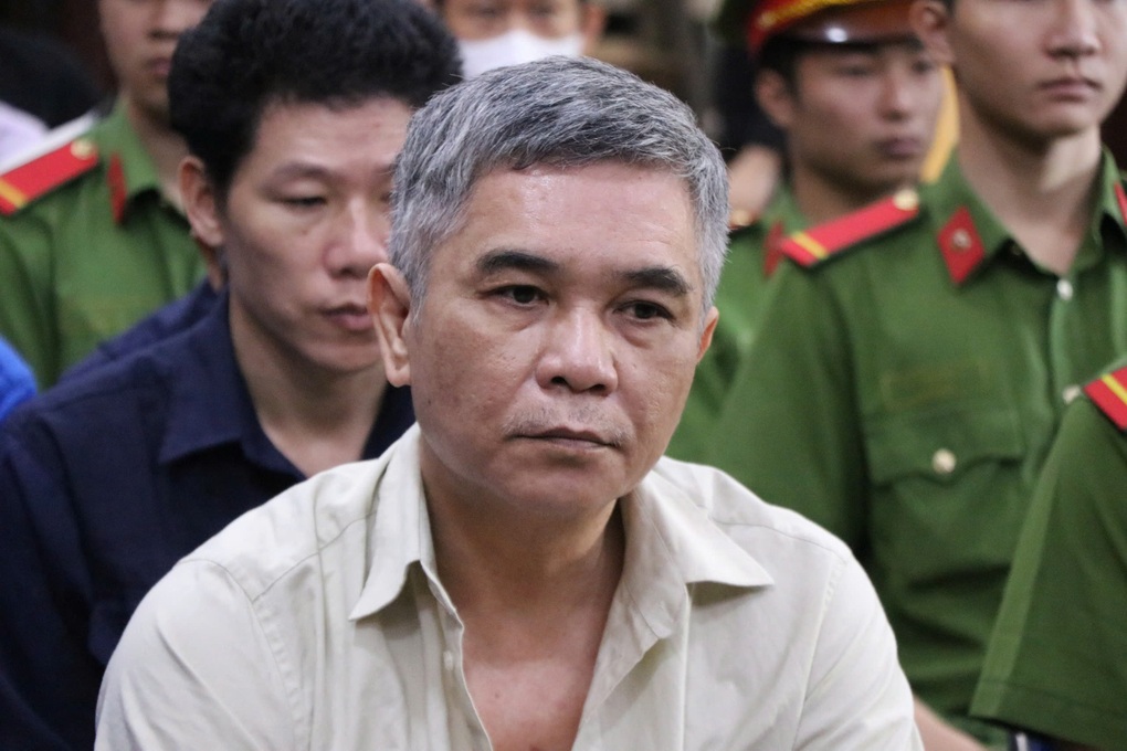 Hối lộ theo dây chuyền ở trung tâm đăng kiểm 50-04V, 64 bị cáo hầu tòa - 1