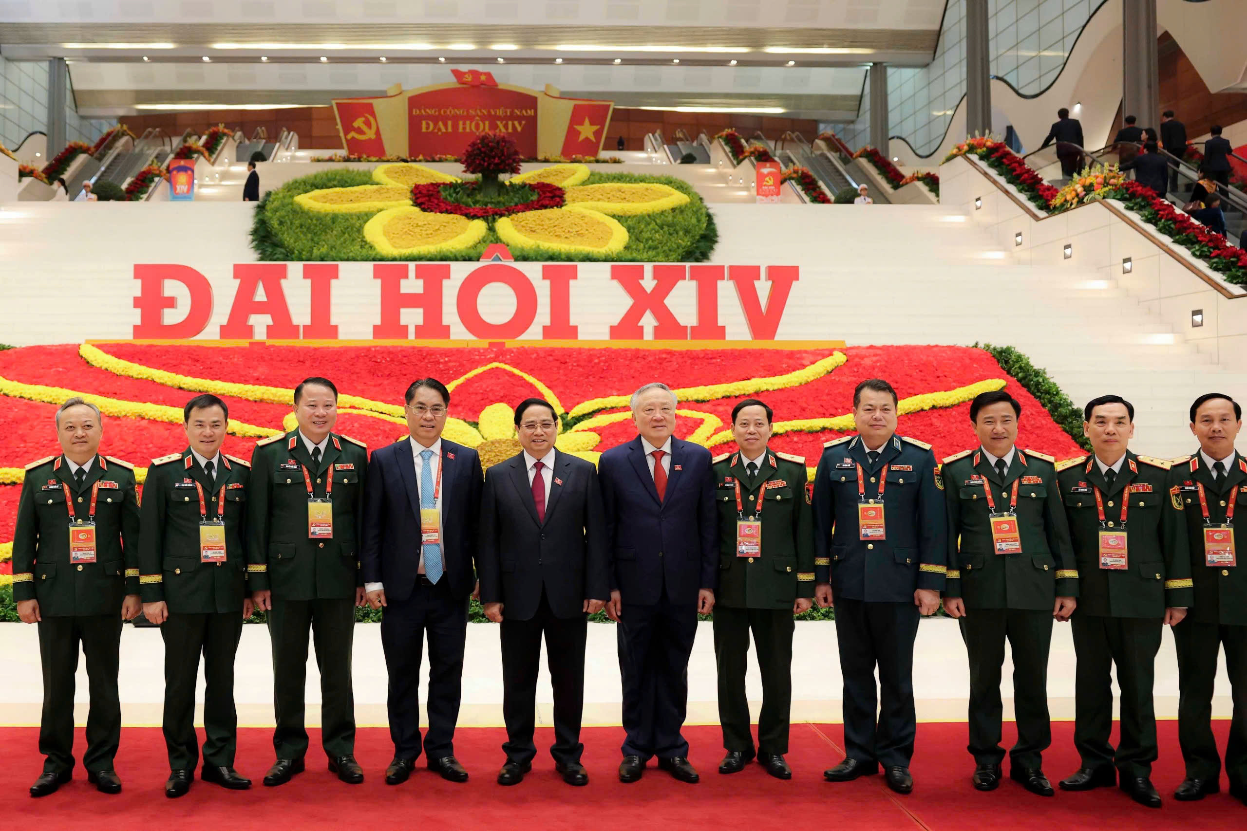 Hôm nay, Đại hội XIV của Đảng thảo luận tại hội trường các nội dung văn kiện - Ảnh 1.