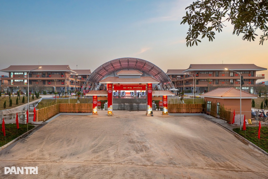 Hôm nay khánh thành trường học “5 sao” đầu tiên của khu vực biên giới - 1