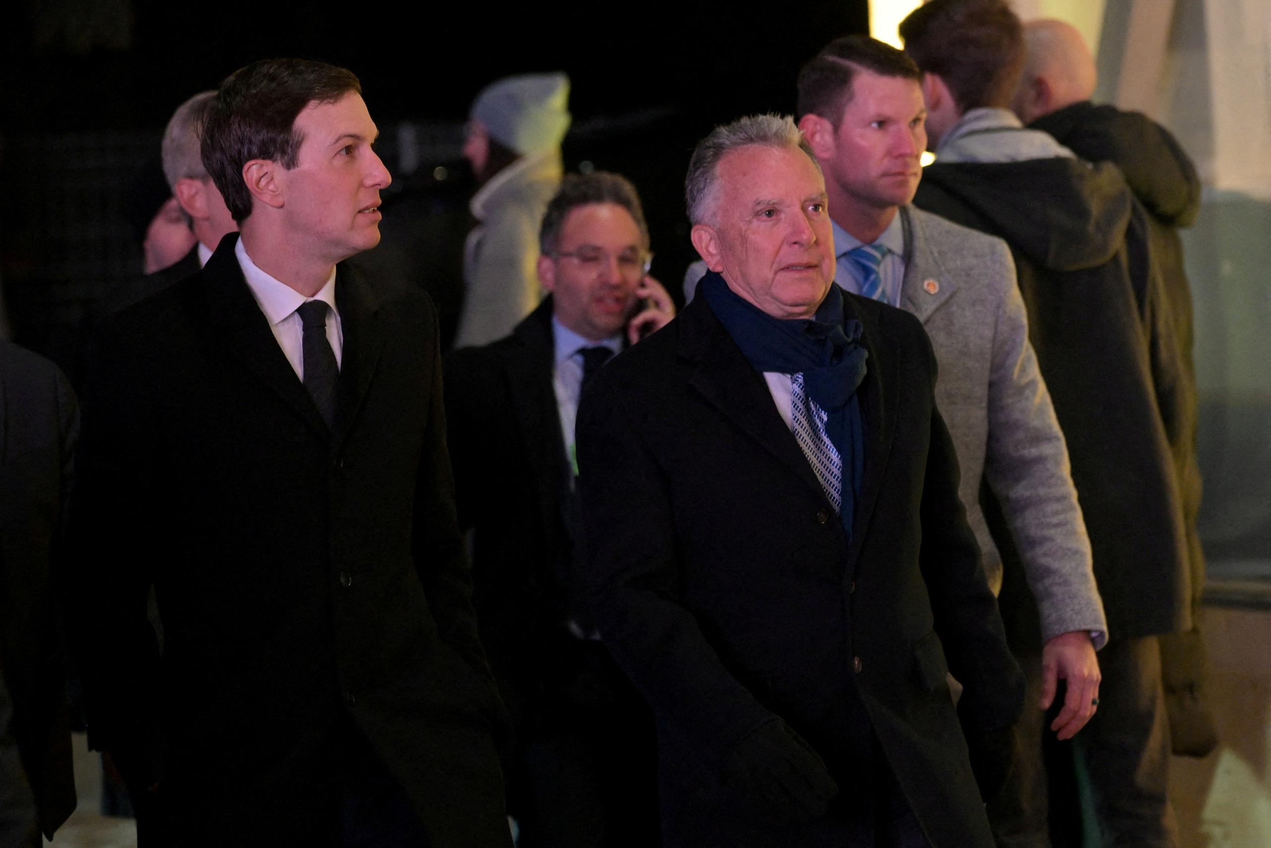 Chiến sự Ukraine ngày 1.428: Hơn nửa Kyiv mất điện, hàng trăm ngàn người tháo chạy - Ảnh 5.