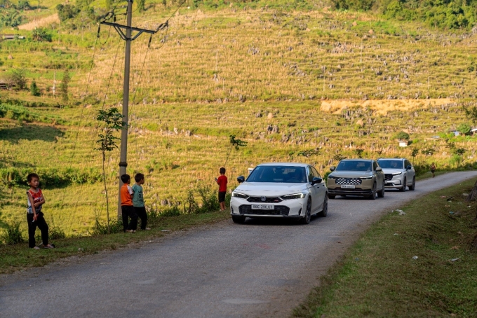 Dàn xe Honda trong một hành trình trải nghiệm. Ảnh: HVN