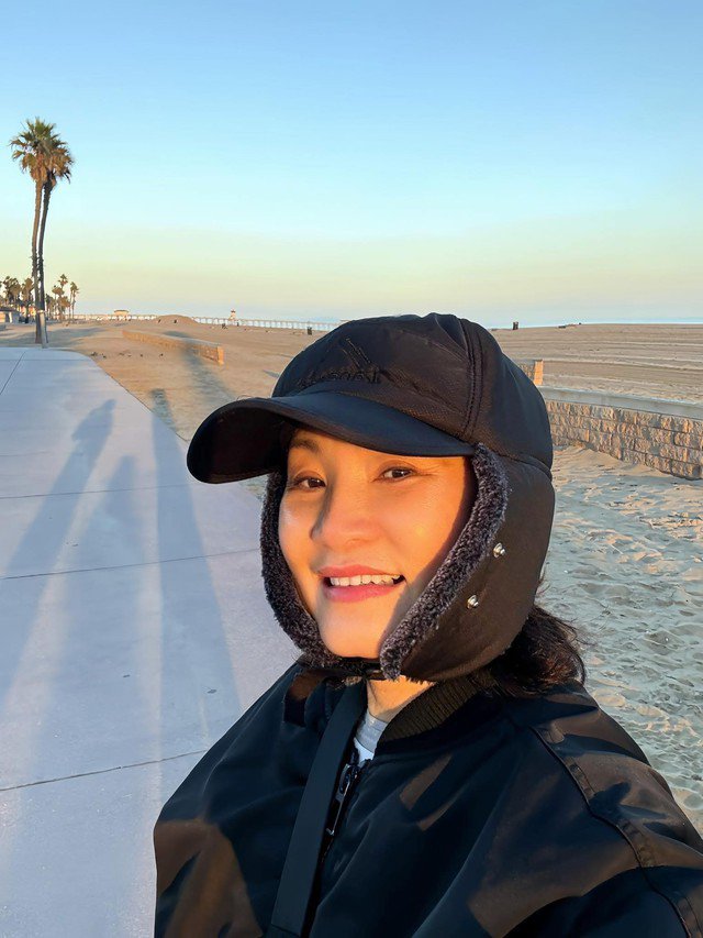 Dù lịch làm việc bận rộn, nữ nghệ sĩ vẫn giữ thói quen chăm sóc bản thân, duy trì tinh thần tích cực và nguồn năng lượng lạc quan.