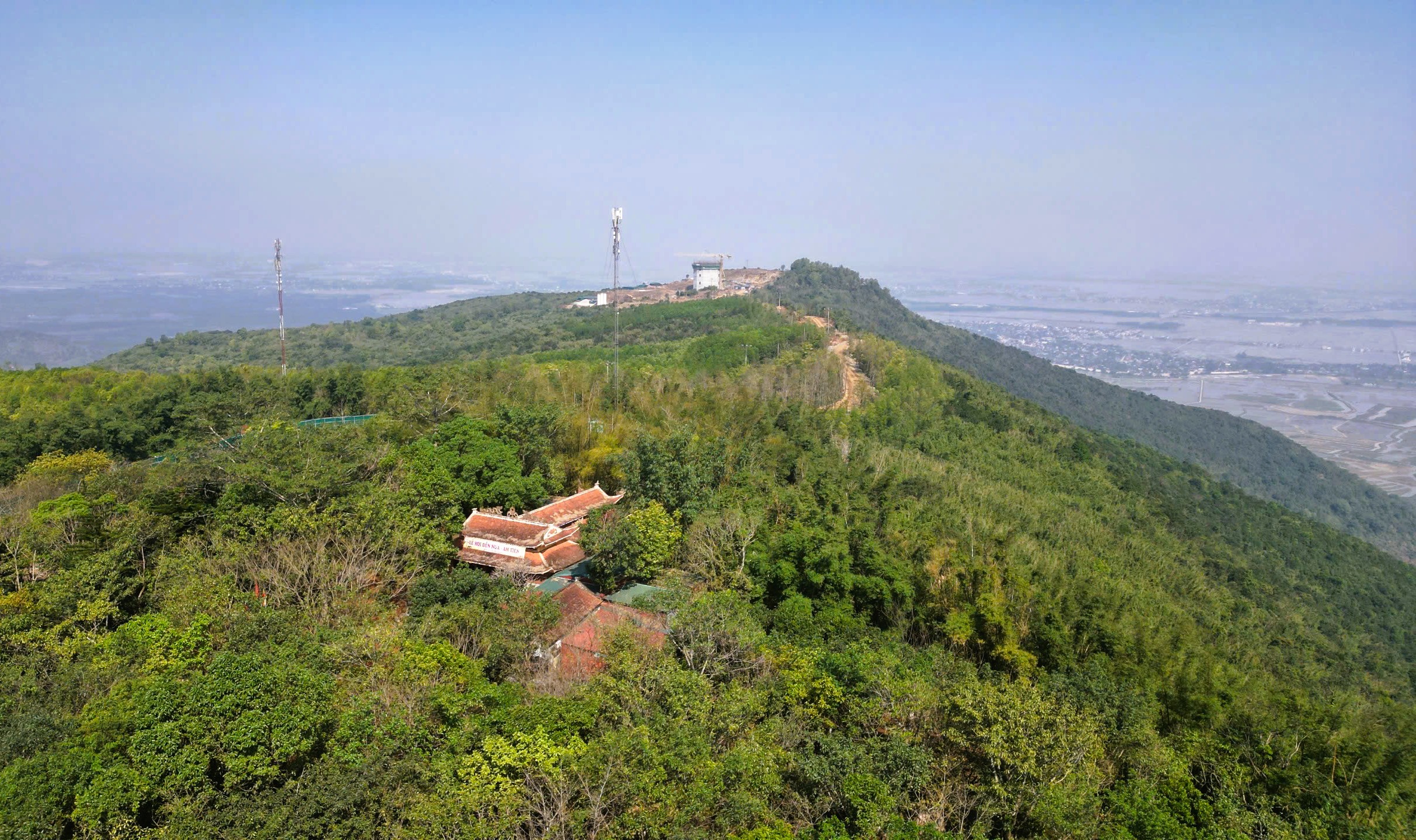 Huyệt đạo thiêng trên núi Nưa trong diện mạo mới 1 Huyệt đạo thiêng trên núi Nưa trong diện mạo mới - Ảnh 1.