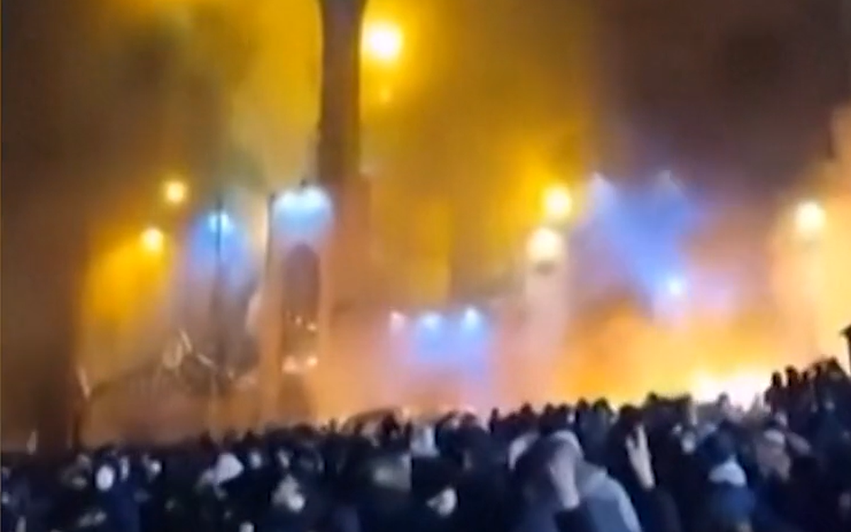 Iran bùng nổ biểu tình, Mỹ lên tiếng 'sẵn sàng can thiệp' 1 Iran bung no bieu tinh My len tieng san sang