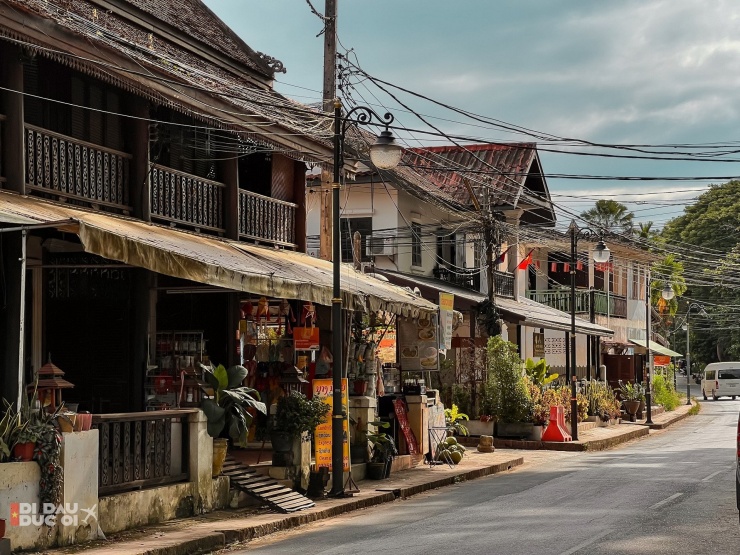 Những con phố bình yên ở Lào 