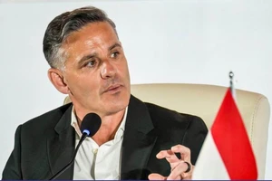 'Đất nước 30 triệu dân tôi còn đưa đến World Cup, Indonesia đến 280 triệu người'