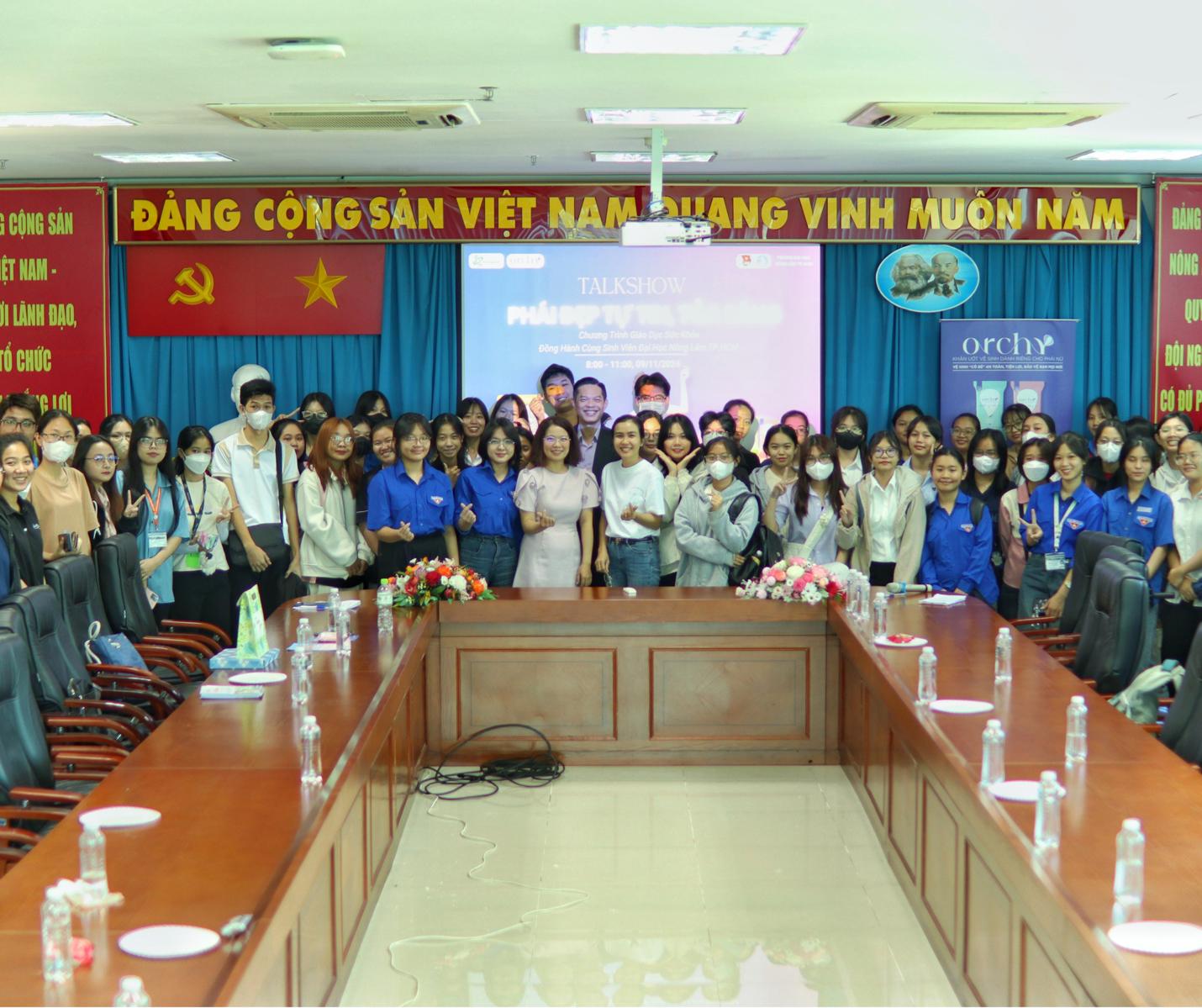 Khăn ướt vệ sinh Orchy cùng chuyên gia thực hiện chuỗi sự kiện “Phái đẹp tự tin toả sáng” tại nhiều trường đại học- Ảnh 1.