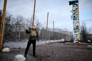 Ukraine đề xuất lập khu phi quân sự, bóng ngoại giao được đẩy sang Nga? 