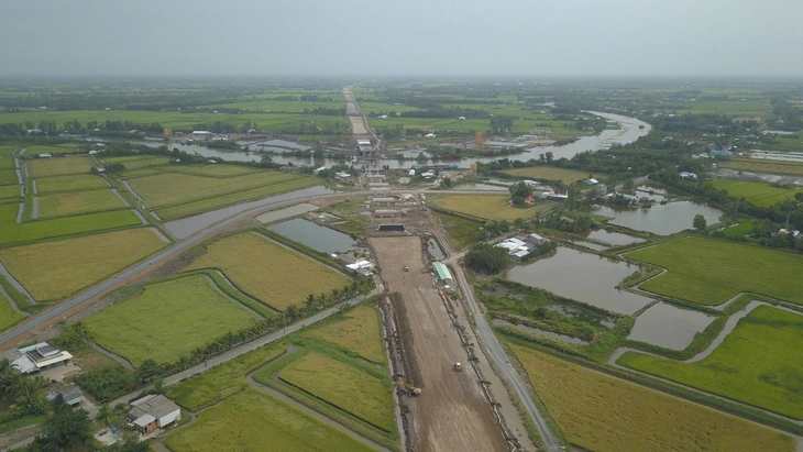 Khoi sac ha tang giao thong mien Tay