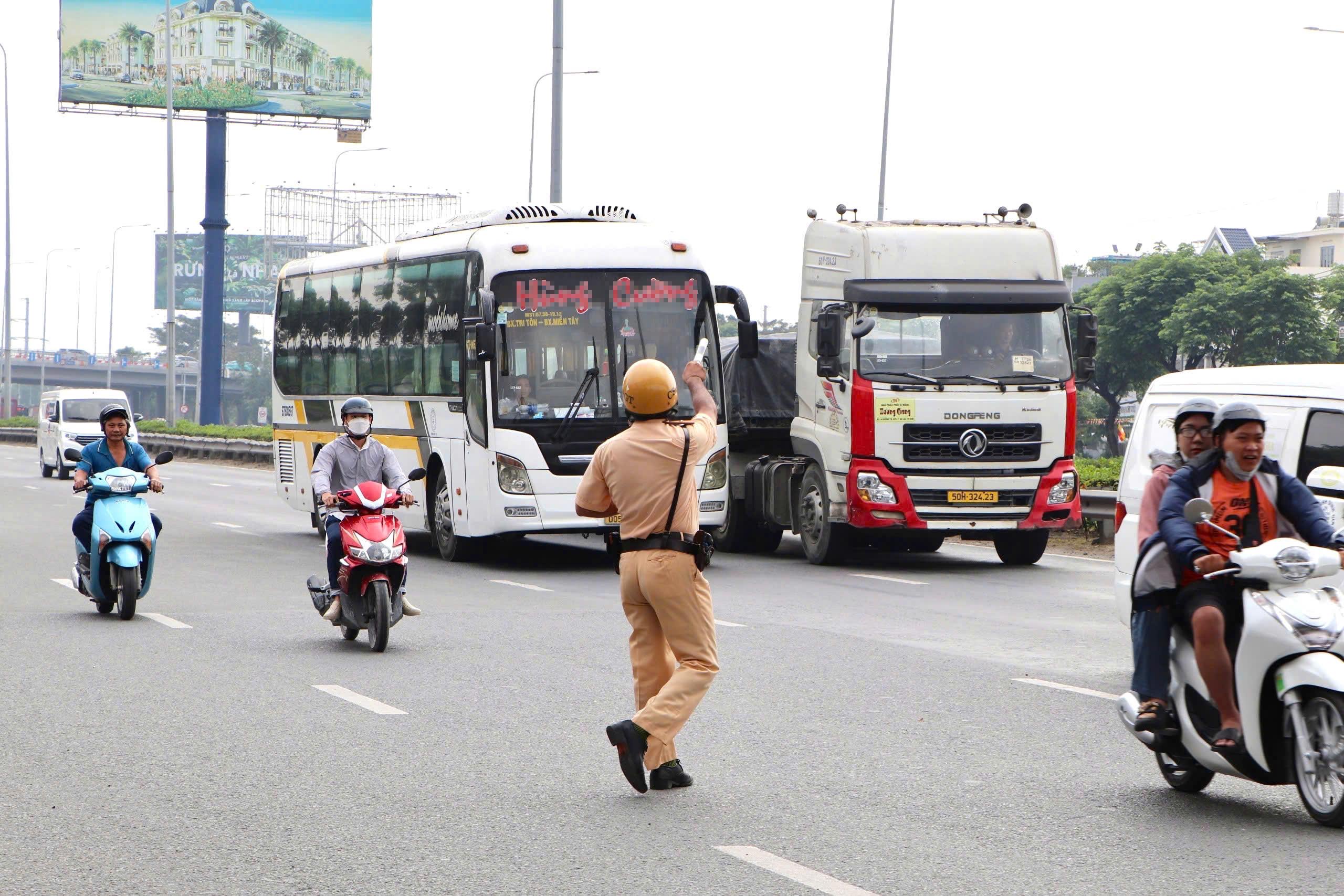Không thể mãi ra quân rồi đâu lại vào đó - Ảnh 1.