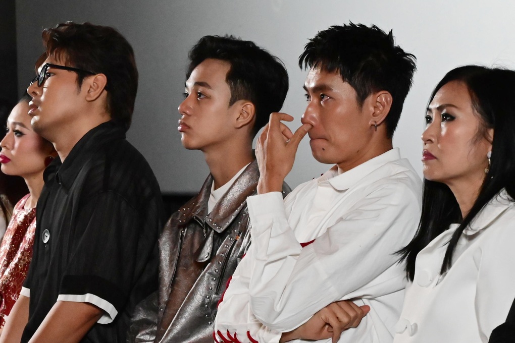 Kiều Minh Tuấn khóc nức nở kể về cha quá cố: Tôi và cha quá ít kỷ niệm - 2