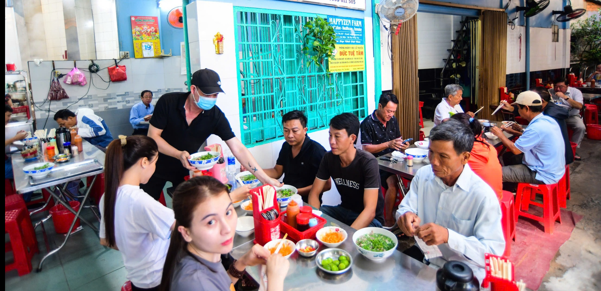 Kinh doanh quán ăn nhỏ, phòng tập pilates, nhà thuốc khai thuế ra sao? 1 thuế - Ảnh 1.