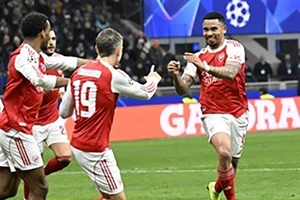 Arsenal nhận được gì khi kết thúc vòng bảng Champions League trong Top 2?