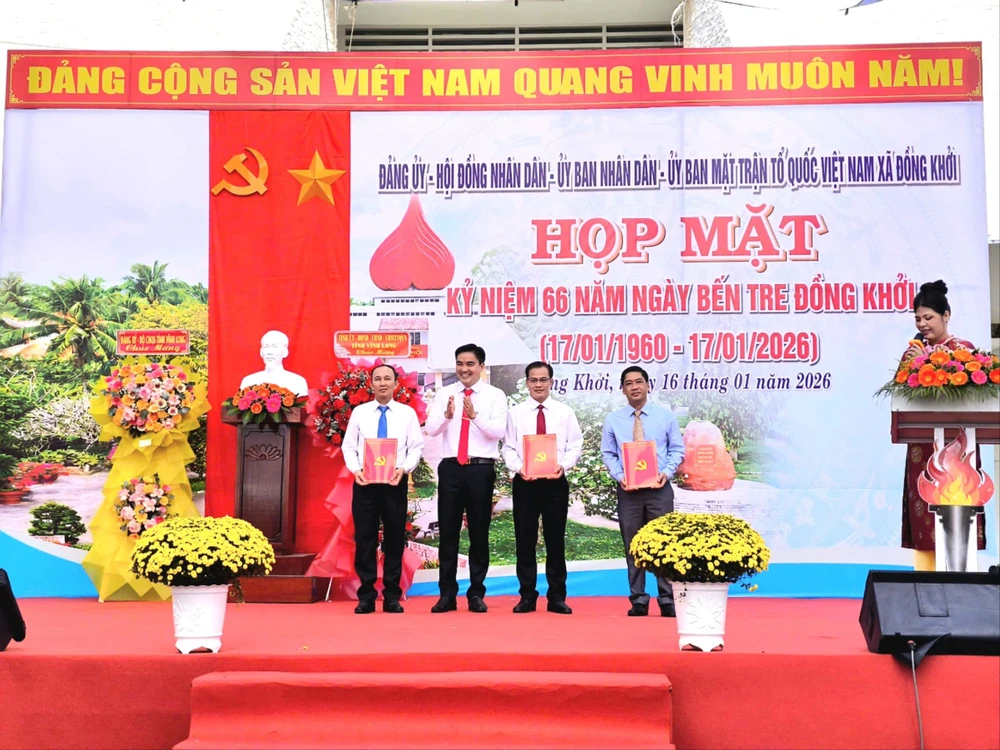 Ngày Bến Tre Đồng Khởi.jpg