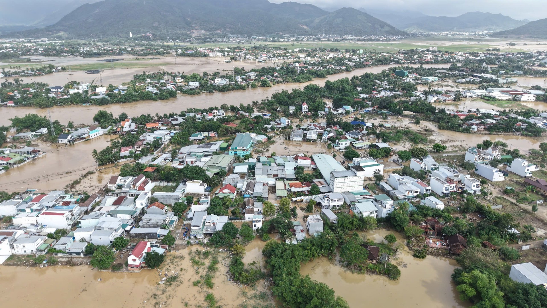 Kỳ vọng thoát lũ cho khu vực Tây Nha Trang - Ảnh 1.