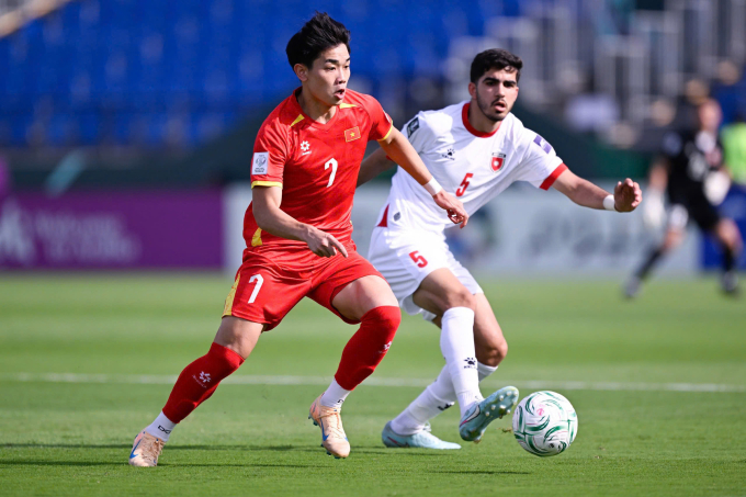 Việt Nam (áo đỏ) thắng Jordan 2-0 ở lượt ra quân bảng A vòng chung kết U23 châu Á 2026, trên sân King Abdullah Sports City ở Jeddah, Arab Saudi ngày 6/1/2025. Ảnh: AFC