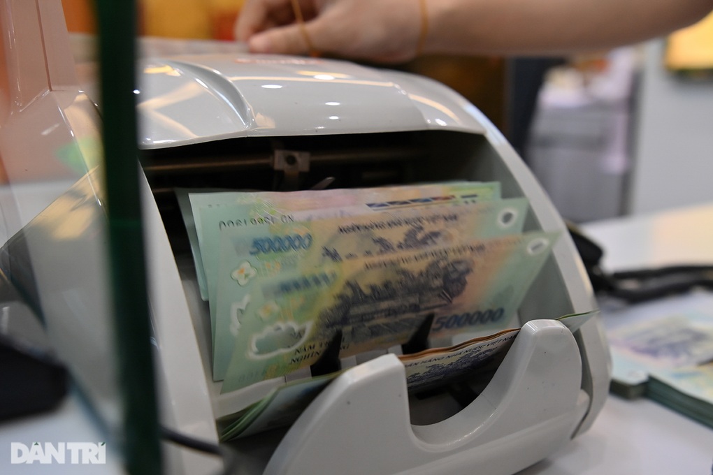 Lãi suất tiết kiệm tăng mạnh, lãi vay có sớm tăng theo? - 1