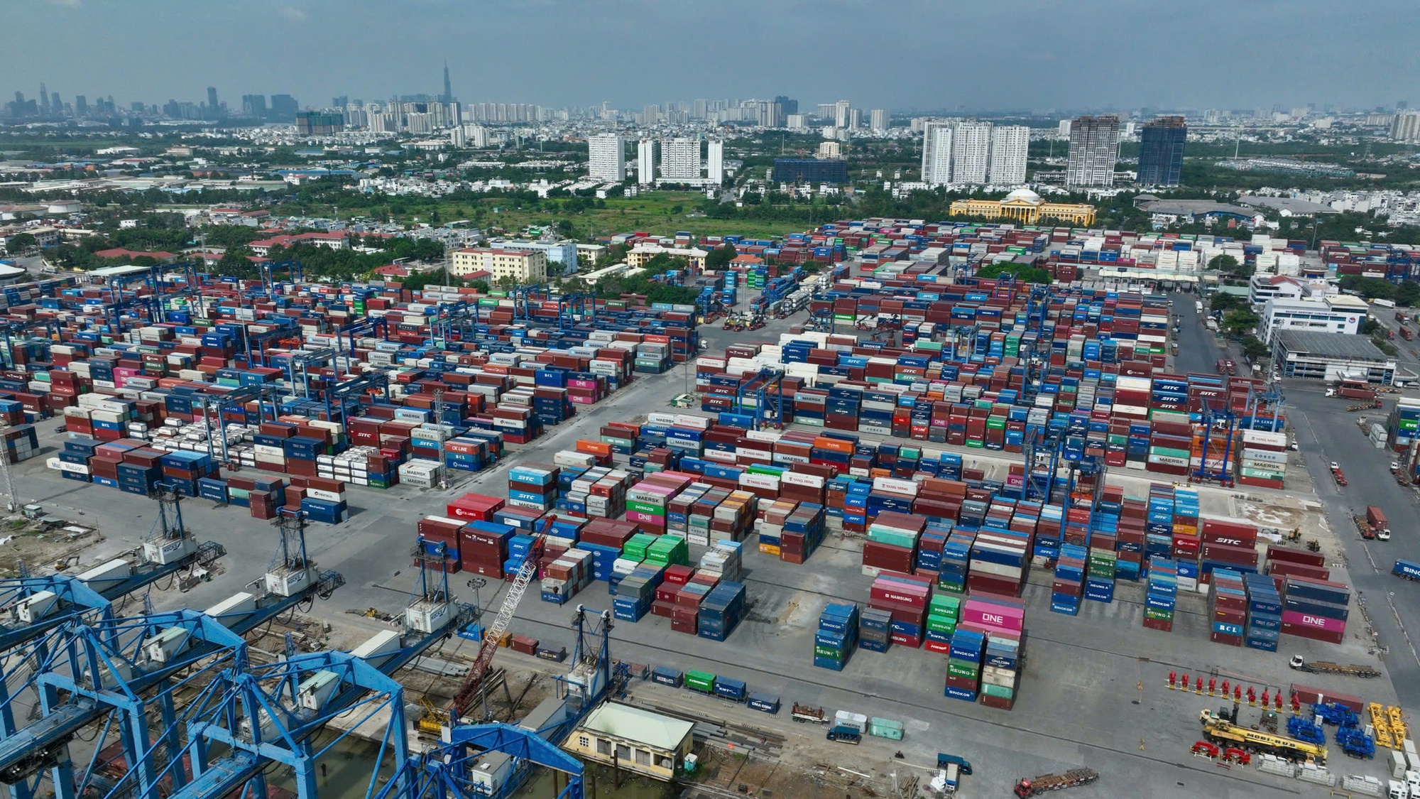 Tăng trưởng kinh tế VN 2025: Những bứt phá và thách thức trong bối cảnh toàn cầu - Ảnh 1.