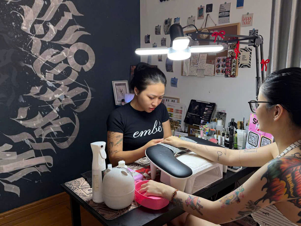 Làm đẹp mùa cao điểm - Ảnh 1. Làm đẹp mùa cao điểm - Ảnh 1.