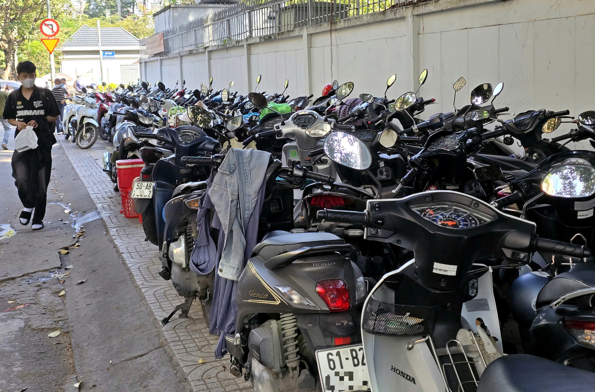 vỉa hè - Ảnh 2.